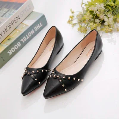 Woman Flats Shoes Rivet Spring Summer New Female Metal Pointed Toe Casaul Shoes Comfortable Flats Loafers Shoes