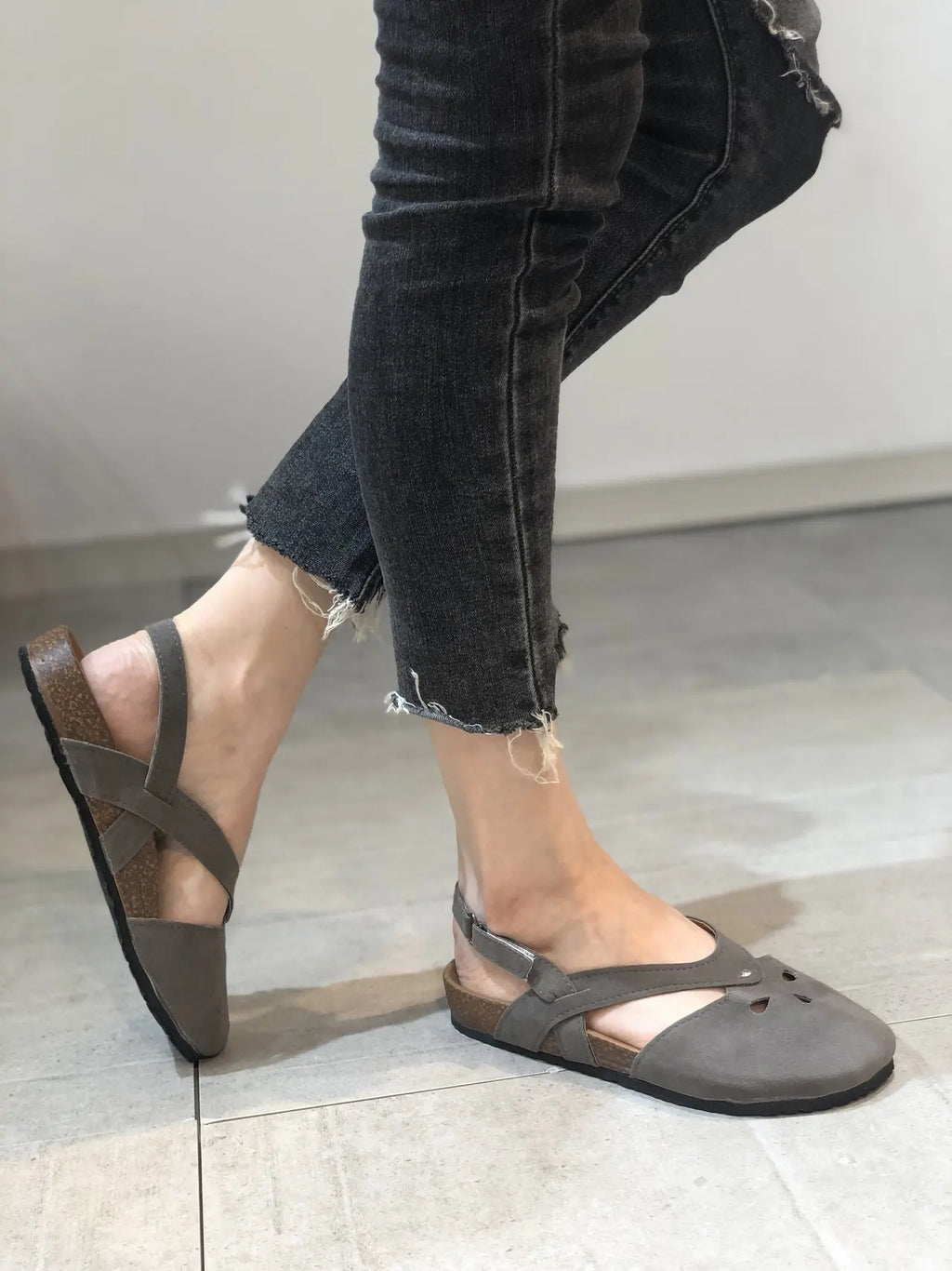 2023Women Sandals Summer Ladies Girls Comfortable Ankle Hollow Round Toe Sandals Woman Soft Beach Sole Female Shoes Plus Size