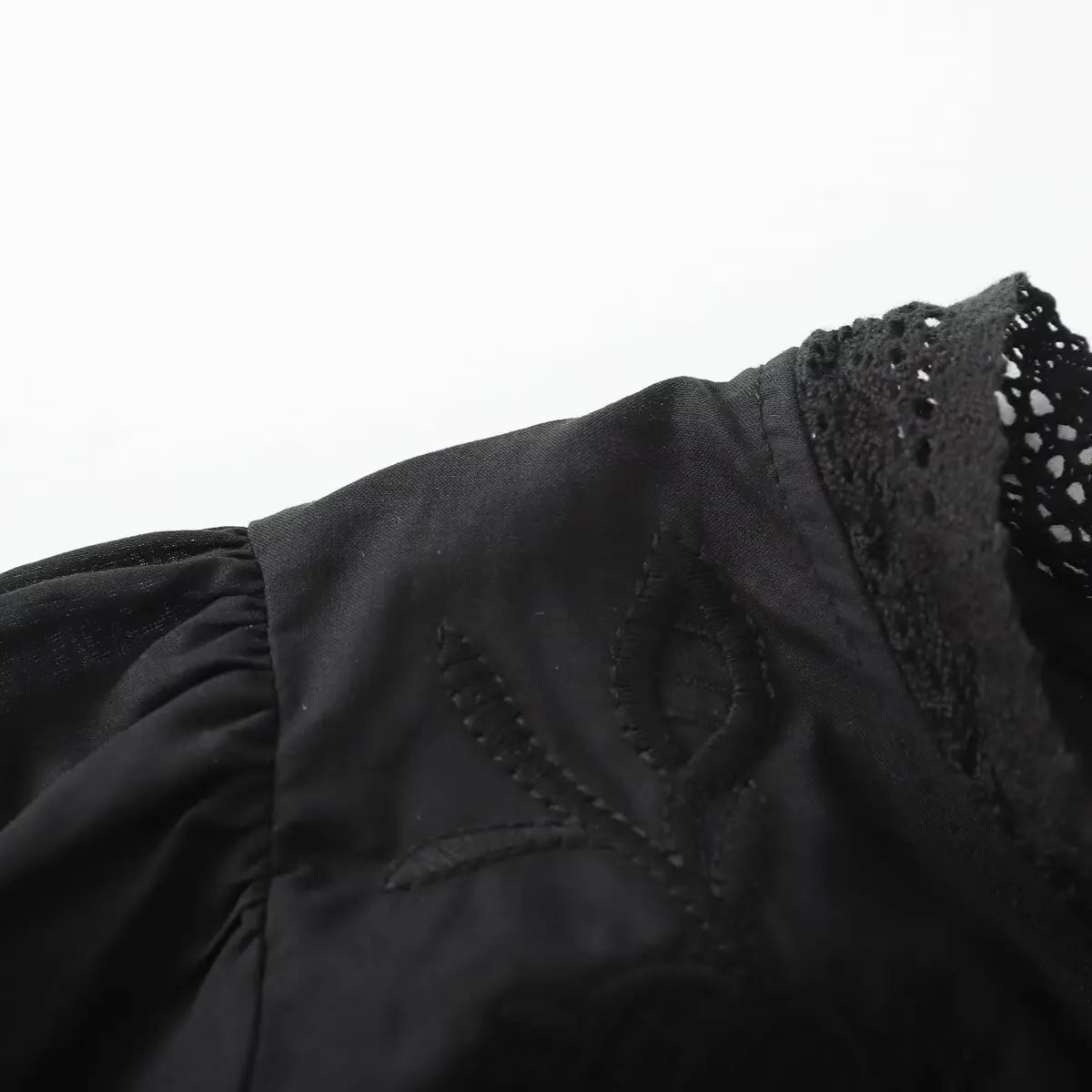 Women's Shirt Fashion Simple Short Sleeve Embroidered Romantic Style Summer New Style Shirt