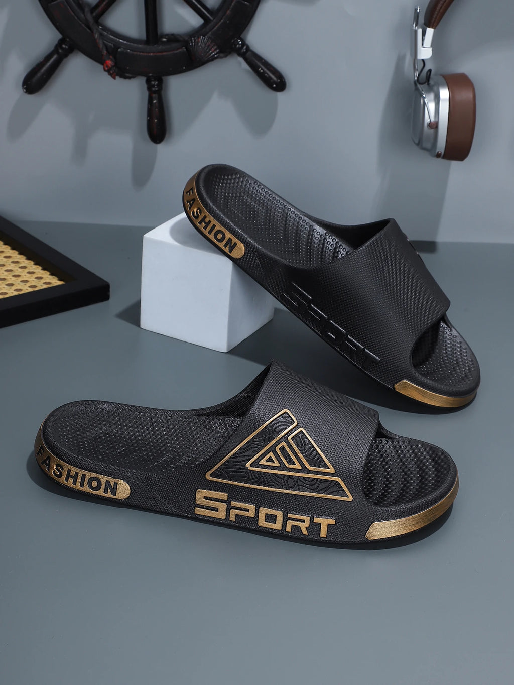 Men's Slippers, Durable for Outdoor Use, Summer Outdoor Wear, Indoor Home, Deodorant, Non-Slip, Bathroom Bathing, Thick-Soled Sandals for Men