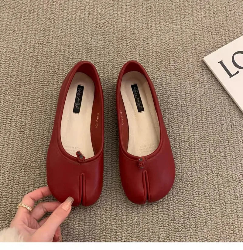 Women Flats Tabi Ninja Shoes Woman Microfiber Leather Comfy Flats Split Toe Slippers Soft Bottom Loafers 2024 New Fashion Design