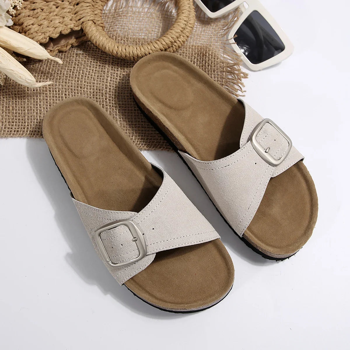 Womens Slippers 2024 European American Summer Non Slip Needle Buckle Flip Flops Big Size 35-43 Women's Sandals Woman Flat Shoes