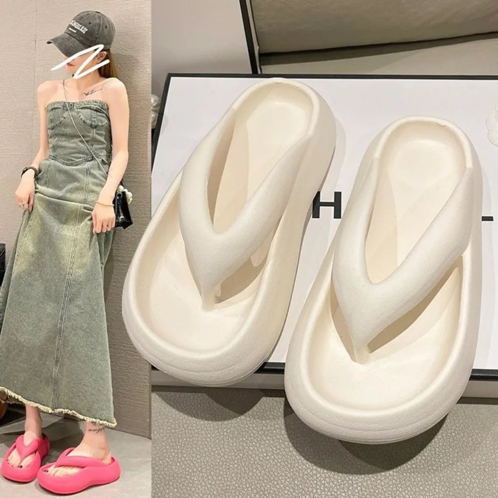 Flip flops for women, with a sense of stepping on poop. Wear non slip sandals and simple ins trendy beach shoes