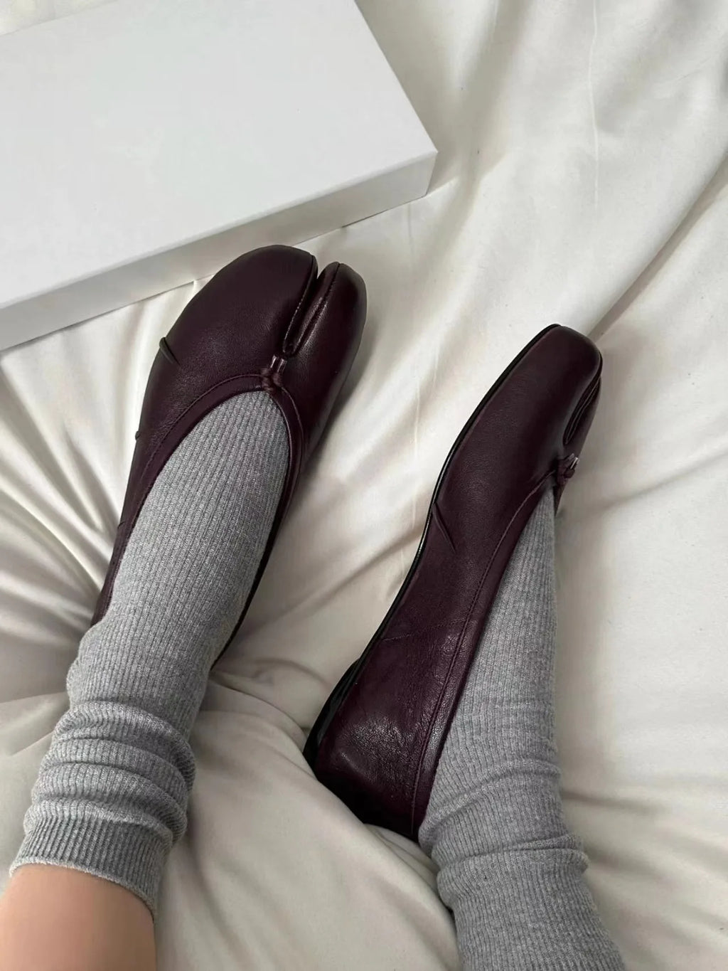 Women Flat Ballet Shoes Tabi Toe-shaped Single Flats Female Pig Hoof Leisure Shoes Soft Mocassins Femmes Casual Shoes Woman