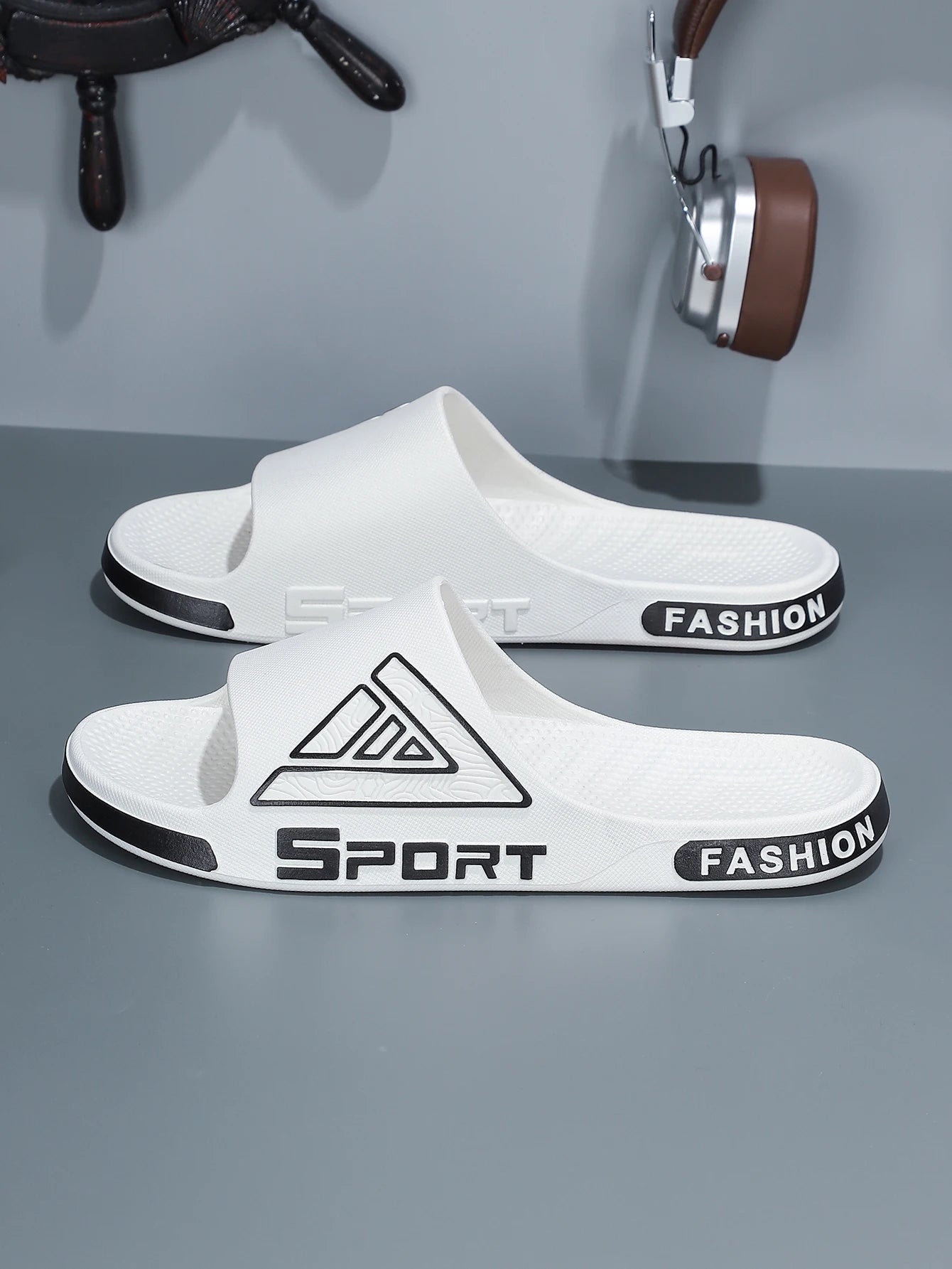 Men's Slippers, Durable for Outdoor Use, Summer Outdoor Wear, Indoor Home, Deodorant, Non-Slip, Bathroom Bathing, Thick-Soled Sandals for Men