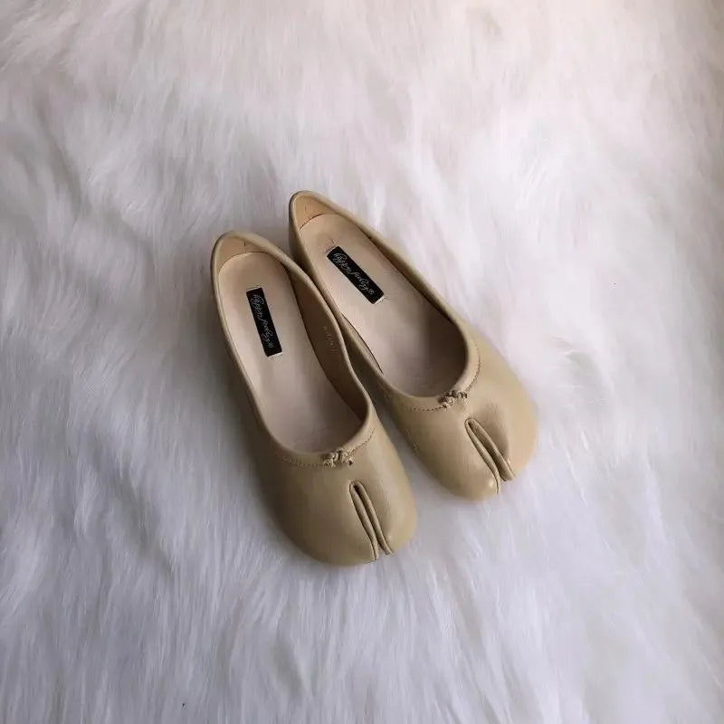 Flat Shoes Woman Microfiber Leather Comfy Flats Split Toe Slippers Soft Bottom Loafers Brief Ladies Trotter Moccasins 2025 ﻿