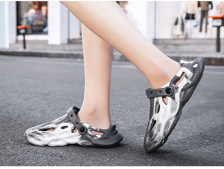 Men's Slippers New 2025 Platform Sandals for Men Anti-slip Mens Shoes Man Wearing Outside Summer Hollow Breathable Flat Pvc