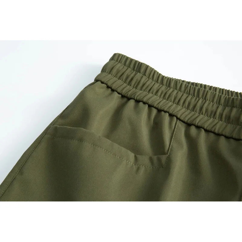 Men's sportswear pants are simple, versatile, retro and fashionable with large pleated pockets for outdoor work