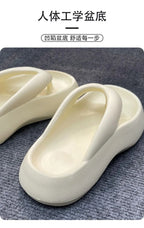 Flip flops for women, with a sense of stepping on poop. Wear non slip sandals and simple ins trendy beach shoes