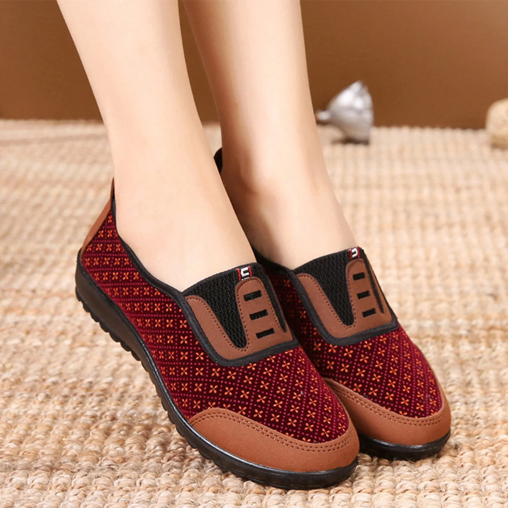 Walking Flats Shoes for Woman Lightweight Round Toe Old Beijing Slip On Walking Flats for Woman Work Date Shopping