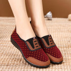 Walking Flats Shoes for Woman Lightweight Round Toe Old Beijing Slip On Walking Flats for Woman Work Date Shopping