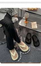 Flip flops for women, with a sense of stepping on poop. Wear non slip sandals and simple ins trendy beach shoes