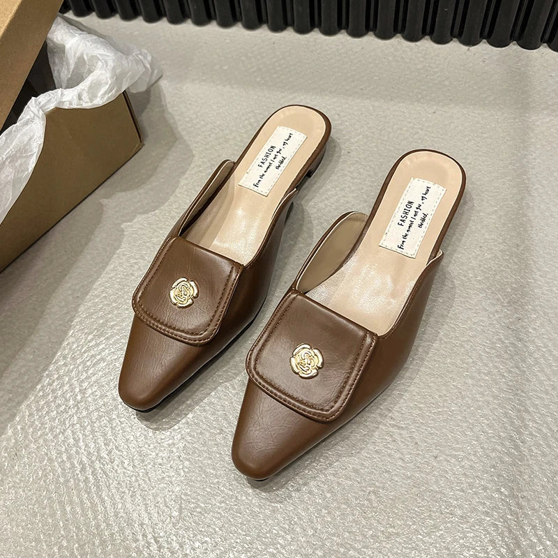 Women's classic fashion low heeled flats comfortable closed toe slippers 2025 New women design elegant vintage sandals