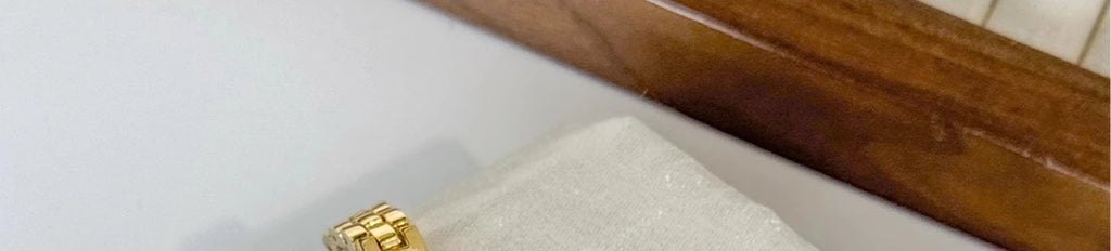 Women's Watches 2025 Luxury Elegant Ladies Wrist Watch Gold Rhinestone Quartz Wristwatch Vintage Female Small Clock reloj mujer