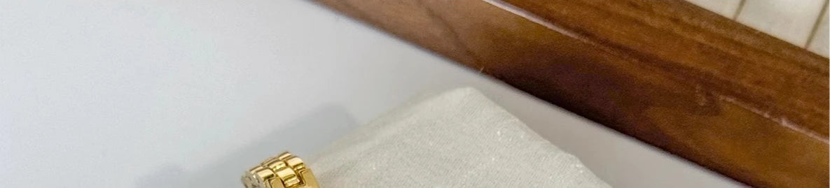 Women's Watches 2025 Luxury Elegant Ladies Wrist Watch Gold Rhinestone Quartz Wristwatch Vintage Female Small Clock reloj mujer