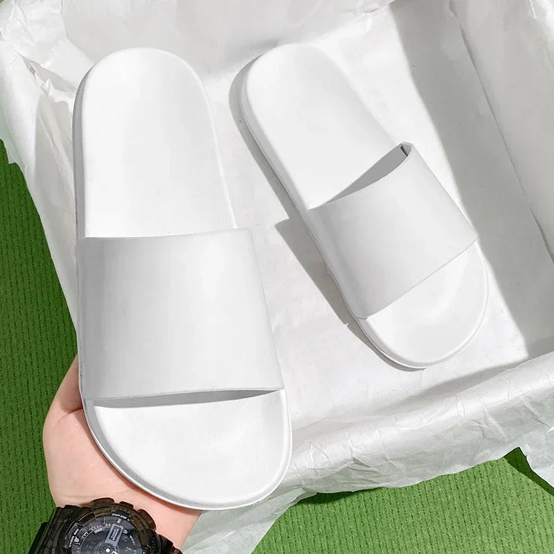 Slippers for Men and Women 2025 New Summer Home Non-Slip Large Size Flip Flops for Men to Wear Simple Casual Beach Sandals