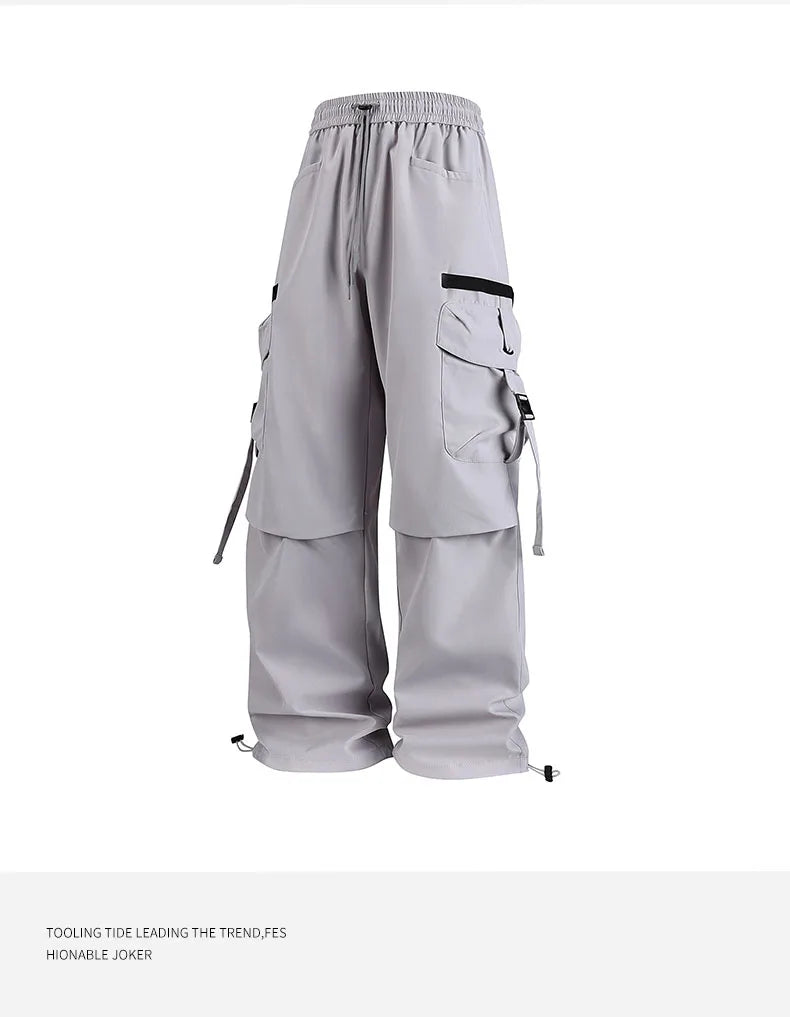 Men's sportswear pants are simple, versatile, retro and fashionable with large pleated pockets for outdoor work