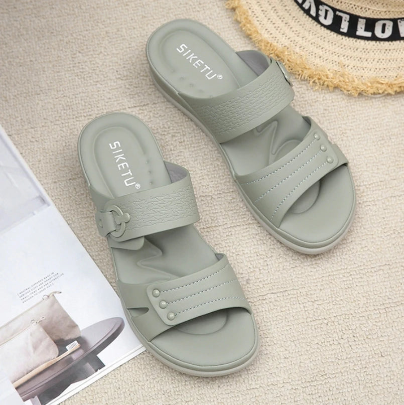 Female Shoes Slippers Soft Big Size Low Platform Summer Clogs Woman Luxury Slides Comfort Beach Designer Scandals Casual