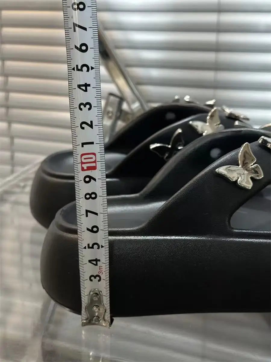 Woman flip flops Popular Design Shoes 2025 trend Casual Platform Sandals non-slip Outdoor slippers Unique features Flat sandals