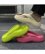 Flip flops for women, with a sense of stepping on poop. Wear non slip sandals and simple ins trendy beach shoes