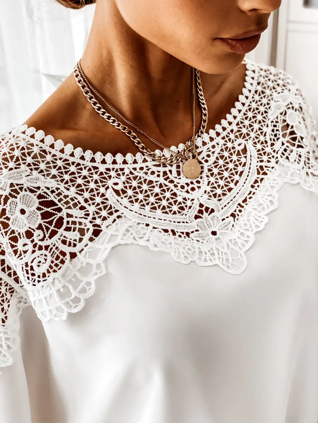 Women's Blouses T-shirt Long Sleeve Lace Stitching White Office Loose Elegant Black Shirt for Women