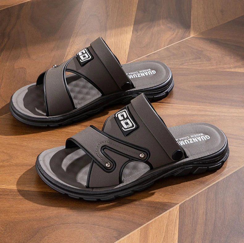 Men's Sandals Anti Slip Beach Shoes 2025 New Summer Versatile Anti Odor Dual Purpose Men's Fashion Waterproof Cool Slippers