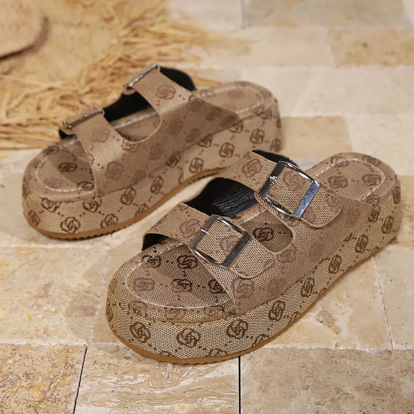 Women's Slippers 2024 New Hot Summer Fashion Women's Sandals Platform Woman Slippers Banquet Party Beach Sandals Slides Women