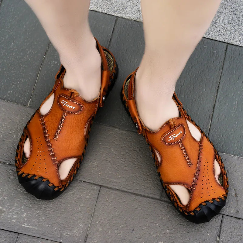 2023 Sandals Summer Men Leather  Classic Men Shoes Slippers Soft Sandals Men Roman Comfortable Outdoor Walking Footwear