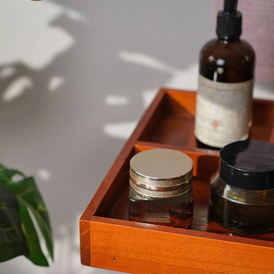 Wooden cosmetics rotating storage rack, can hold small items and cosmetics, suitable for bedrooms, dressing tables,and bathrooms