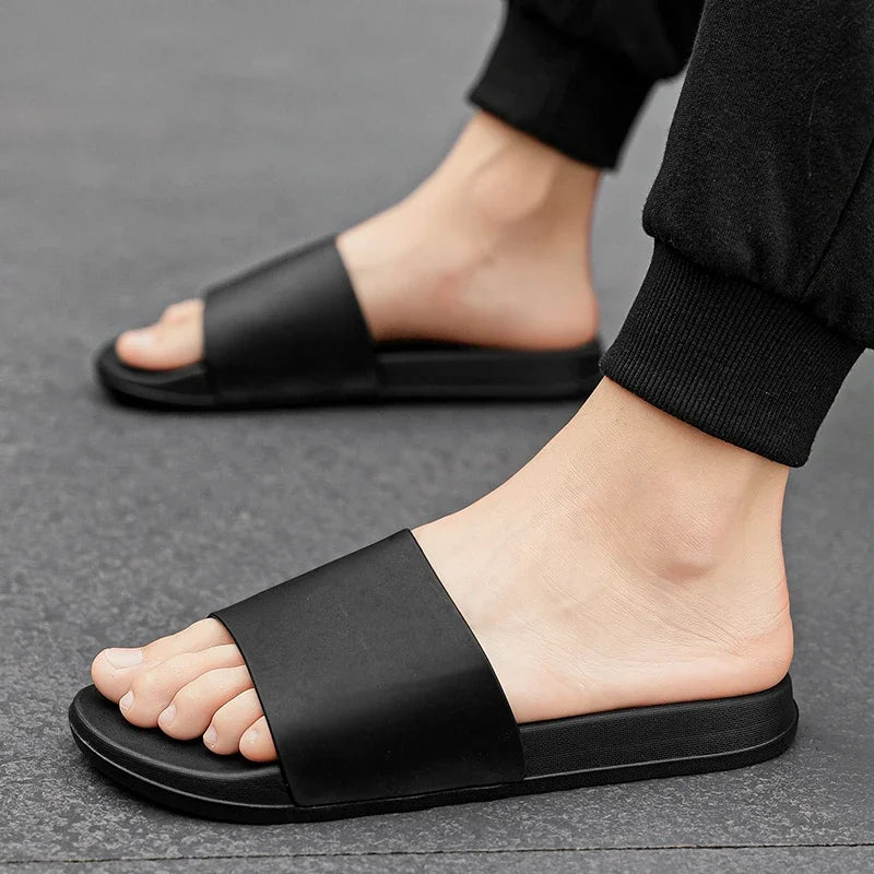 Slippers for Men and Women 2025 New Summer Home Non-Slip Large Size Flip Flops for Men to Wear Simple Casual Beach Sandals