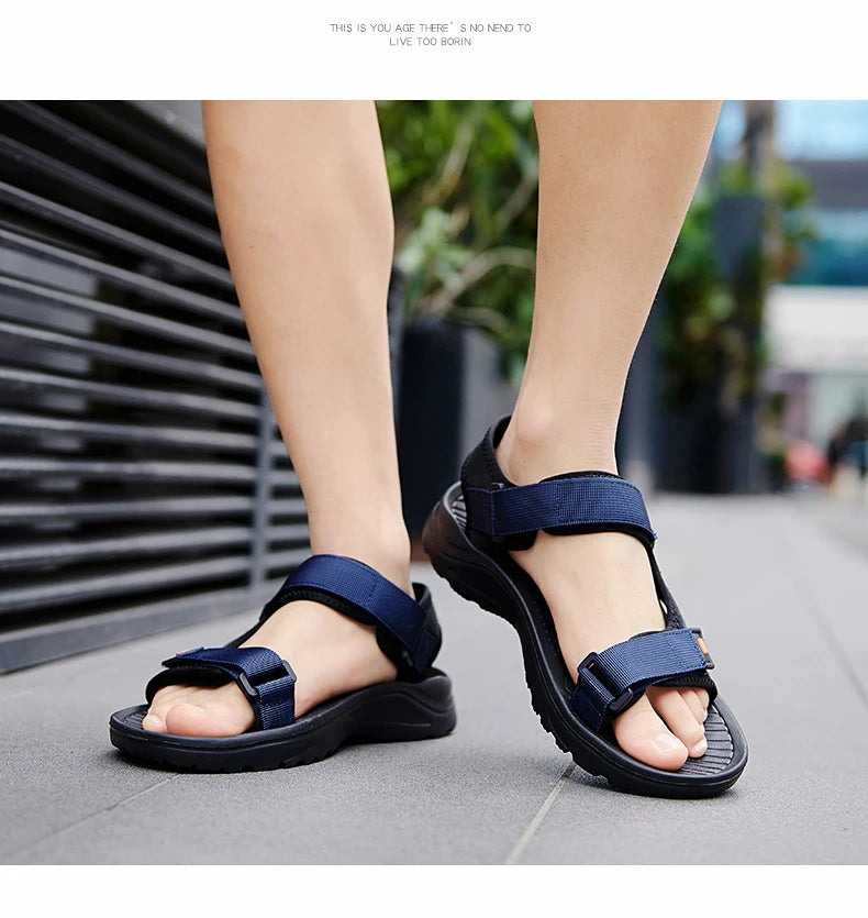 Classic summer sandals for men and women, lightweight and breathable, with Velcro trendy sandals, open-toe sandals