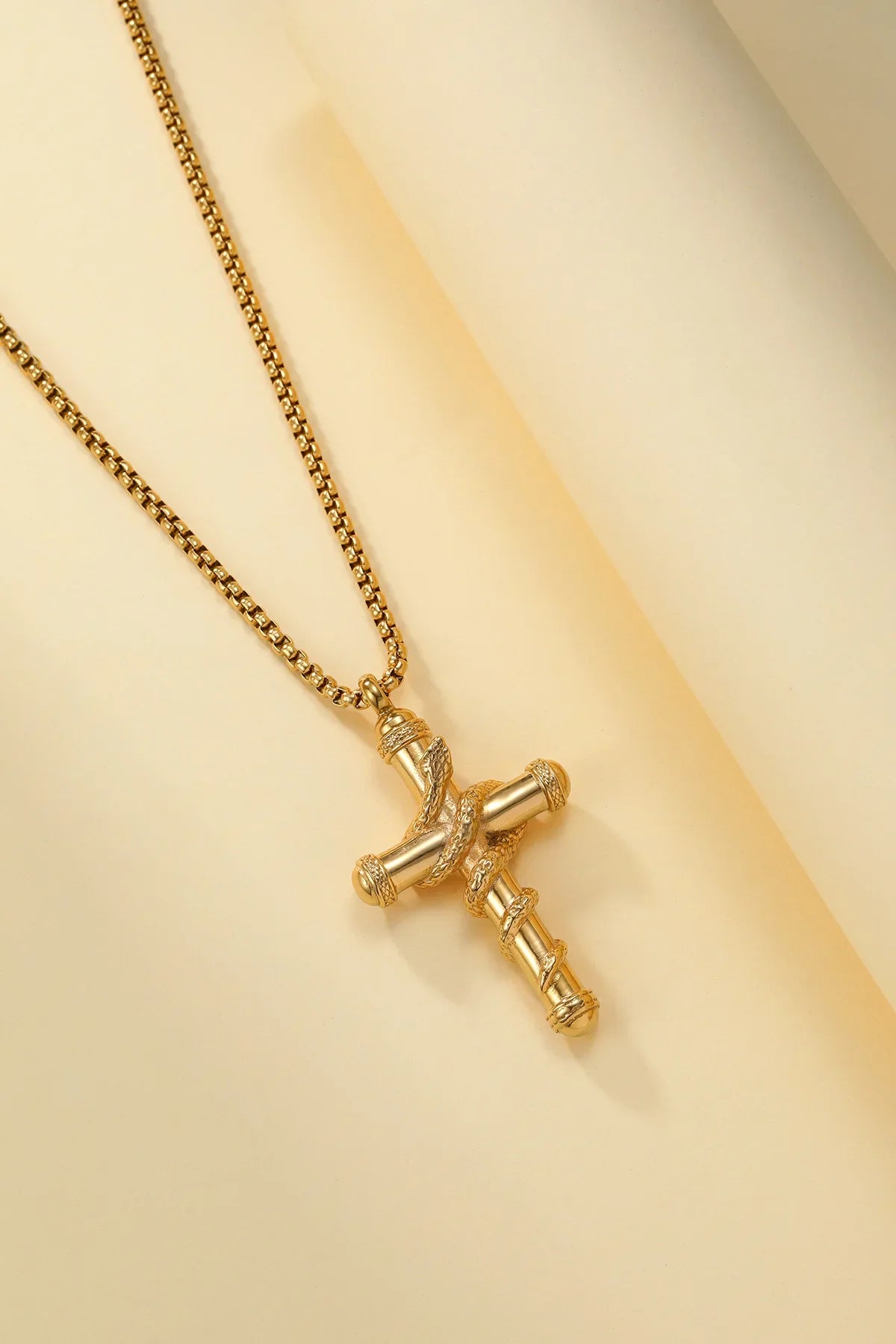2024 New Luxurious Spoon Necklace Retro Snake Around Cross Stainless Steel Hollow Pendant Fashion Jewelry for Woman Man
