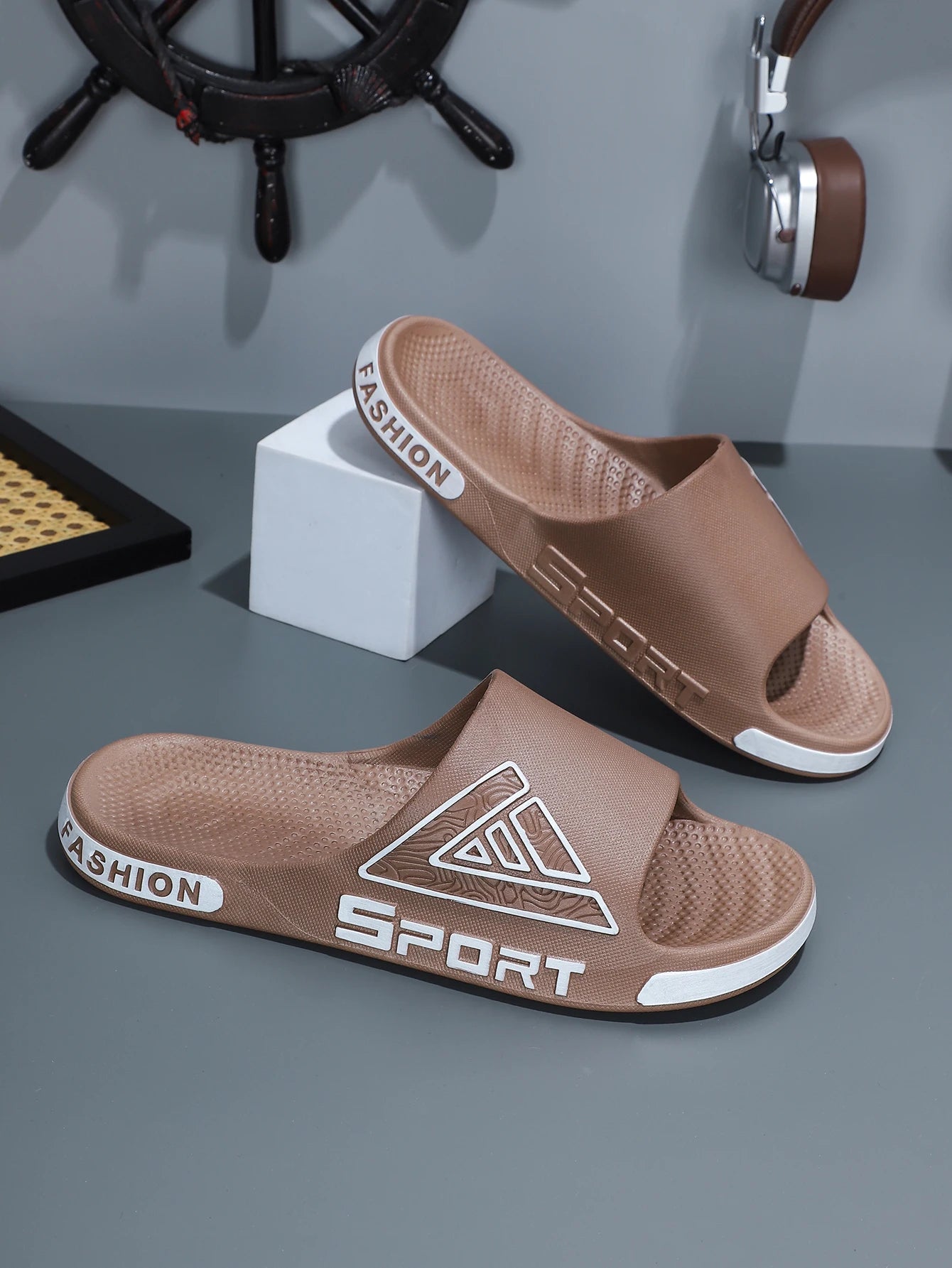 Men's Slippers, Durable for Outdoor Use, Summer Outdoor Wear, Indoor Home, Deodorant, Non-Slip, Bathroom Bathing, Thick-Soled Sandals for Men