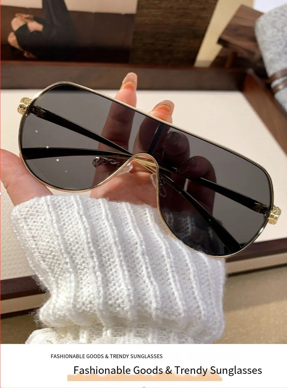 Men's and women's high-end retro fashion sunglasses with large frames suitable outdoor activities driving and sun protection.