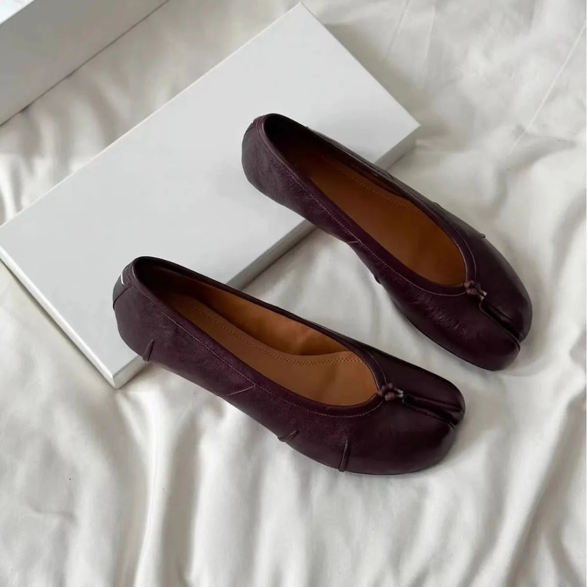 Women Flat Ballet Shoes Tabi Toe-shaped Single Flats Female Pig Hoof Leisure Shoes Soft Mocassins Femmes Casual Shoes Woman