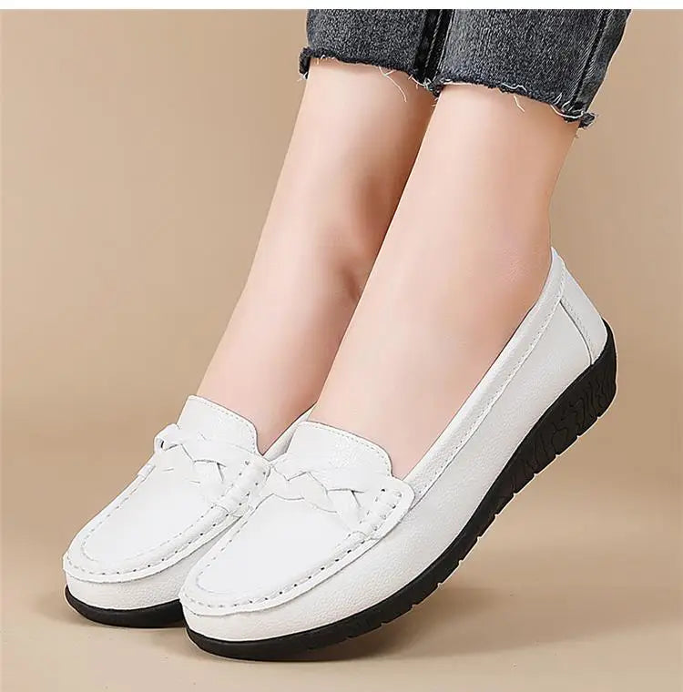 Fashion Leather Women Flats Round Toe Women Shoe Moccasins Shoes Woman Slip On Shoes Women Black Zapatos Mujer Plus Size