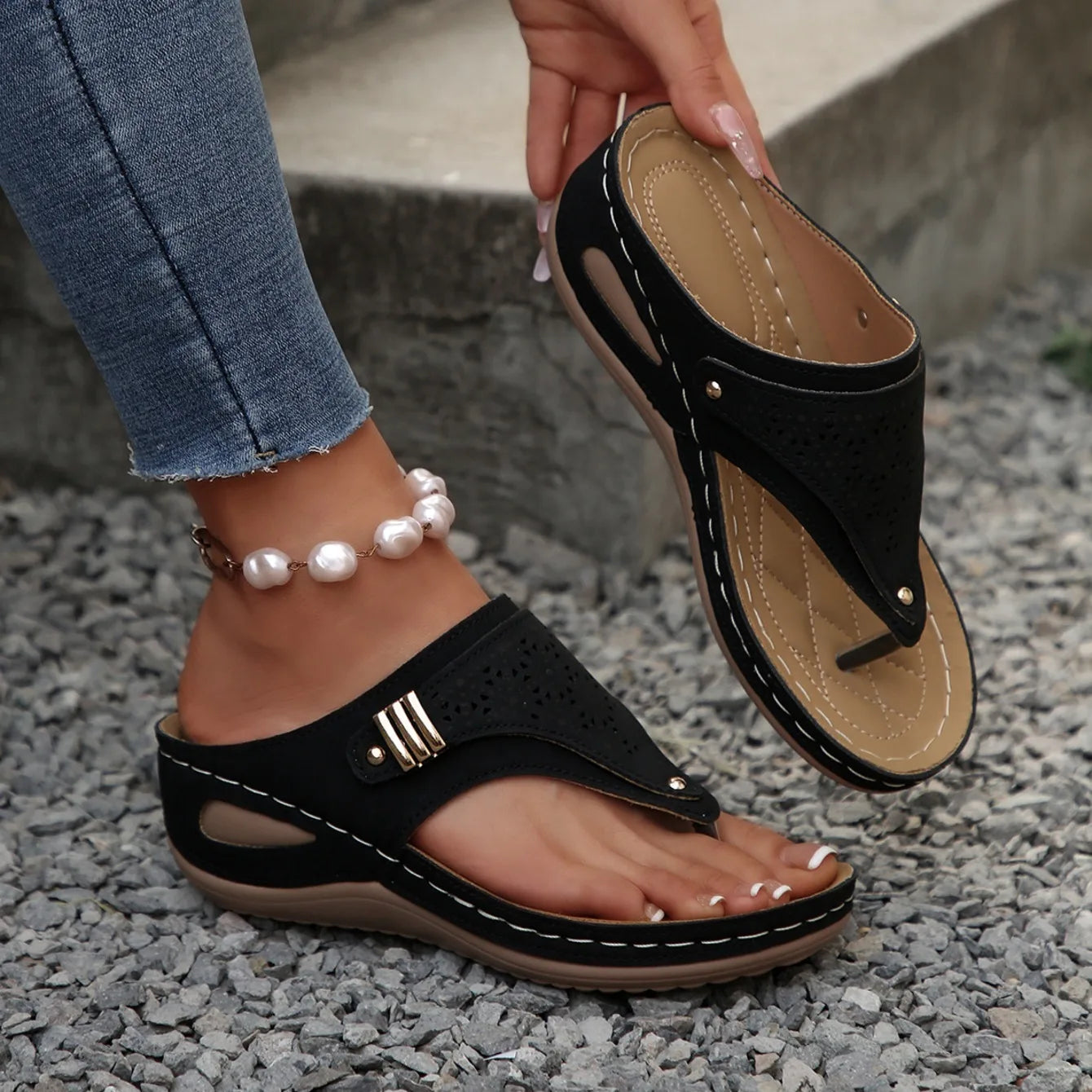 Woman Slippers Leather Non-Slip Soft Platform Shoes Flip Flops Summer Wedge Slippers Lightweight Orthopedic Sandals Slides Women