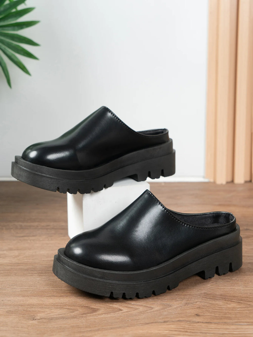 Platform Women Slippers Fashion Casual Autumn Mules Shoes 2025 New Trends Classical Sandals Elegant Walking Zapatillas De Mujer