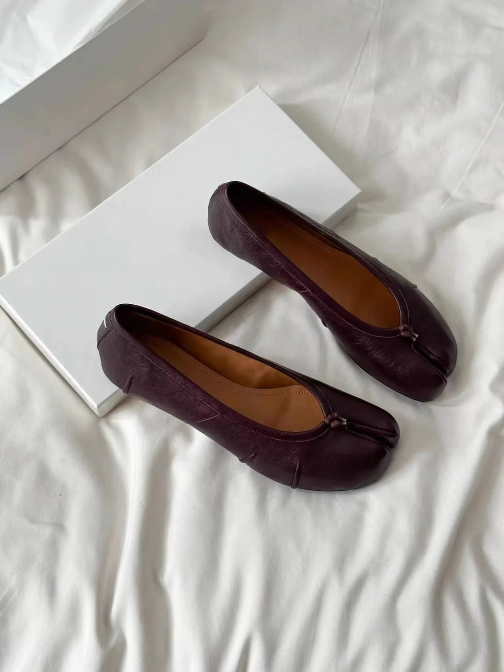 Women Flat Ballet Shoes Tabi Toe-shaped Single Flats Female Pig Hoof Leisure Shoes Soft Mocassins Femmes Casual Shoes Woman