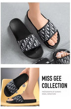 Men's Home Slippers Lightweight Summer New Style Flat and Worn Casual Retro Patterned Anti-slip Quick-drying Sandals