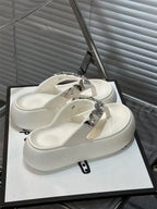 Woman flip flops Popular Design Shoes 2025 trend Casual Platform Sandals non-slip Outdoor slippers Unique features Flat sandals