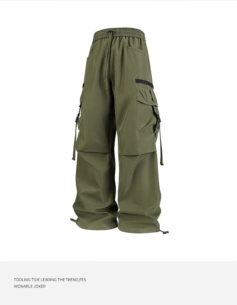 Men's sportswear pants are simple, versatile, retro and fashionable with large pleated pockets for outdoor work