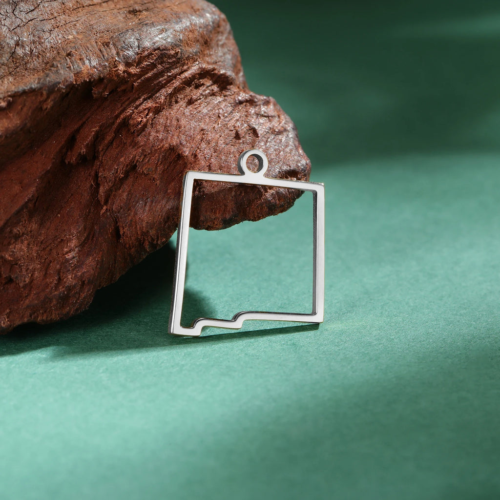 EUEAVAN 10pcs United States New York Washington State Map Pendant for Necklace Stainless Steel Charm DIY Jewelry Making Supplies