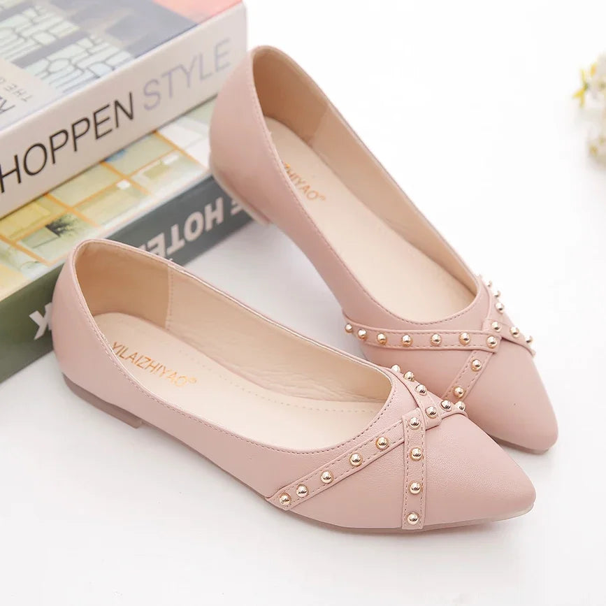 Woman Flats Shoes Rivet Spring Summer New Female Metal Pointed Toe Casaul Shoes Comfortable Flats Loafers Shoes