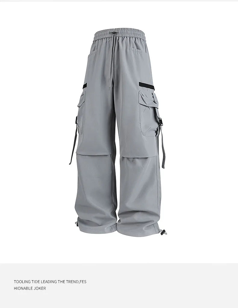Men's sportswear pants are simple, versatile, retro and fashionable with large pleated pockets for outdoor work