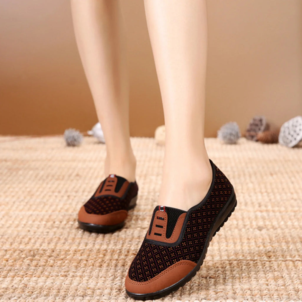 Walking Flats Shoes for Woman Lightweight Round Toe Old Beijing Slip On Walking Flats for Woman Work Date Shopping