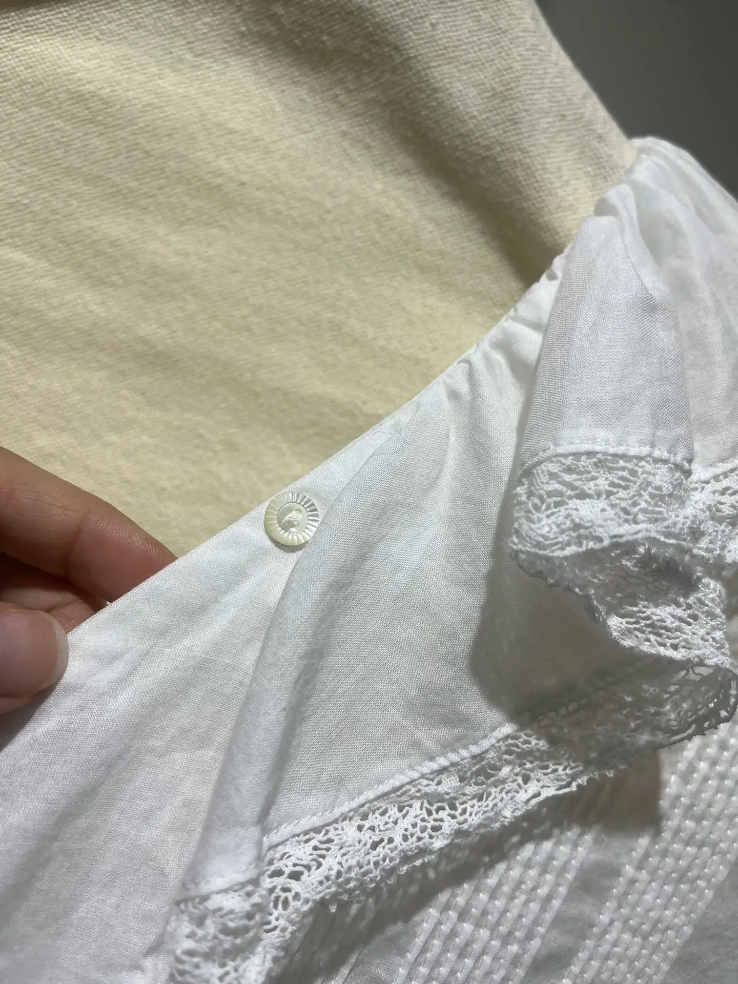 Lace Stitching Women's Pleated Blouse Summer Ruffles Edge V-Neck Puff Sleeve Casual Female Shirt