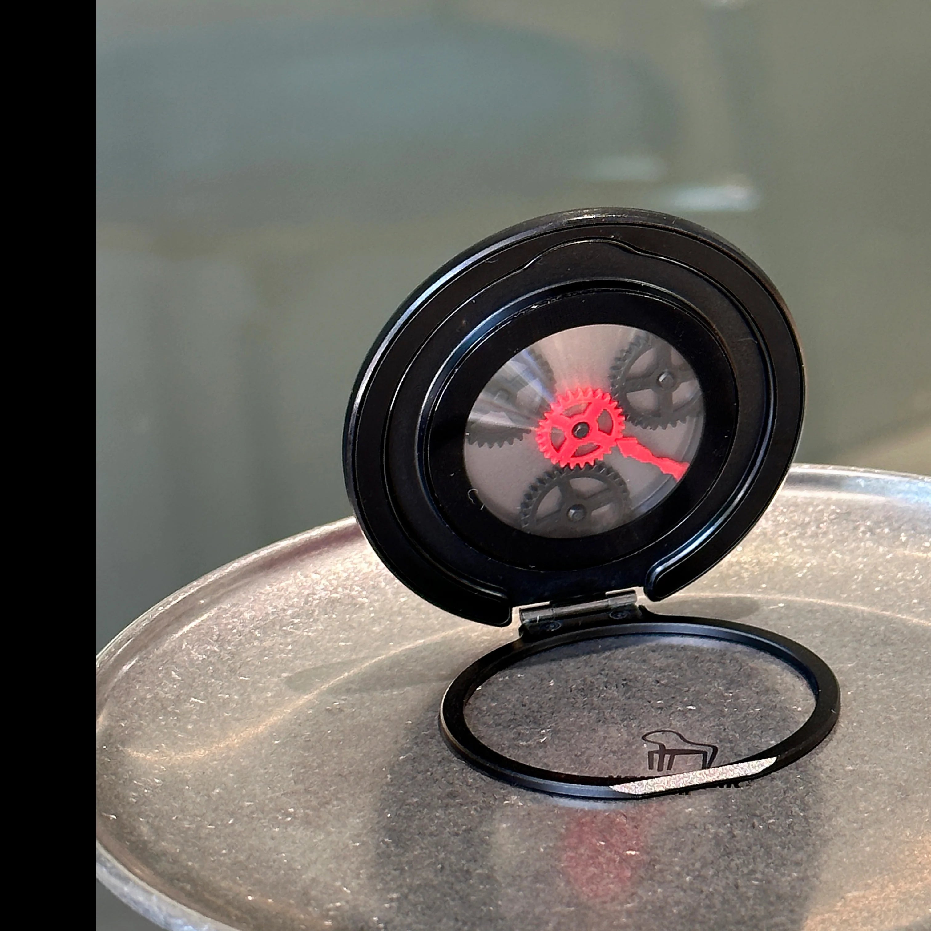 NEW Luxury Gear Design Magnetic Mobile Phone Stand Holder for IPhone Accessories Trend MagSafe Mobile Phone Bracket Fashion 2025