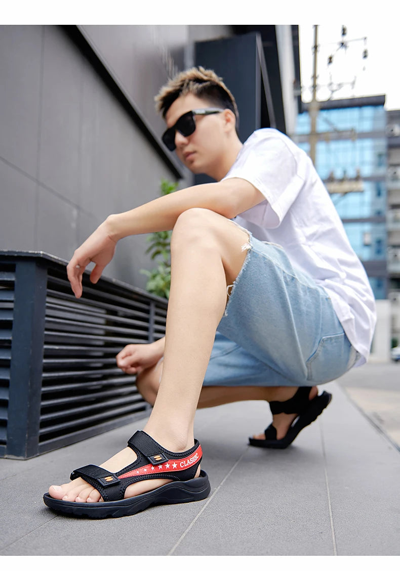 Classic summer sandals for men and women, lightweight and breathable, with Velcro trendy sandals, open-toe sandals