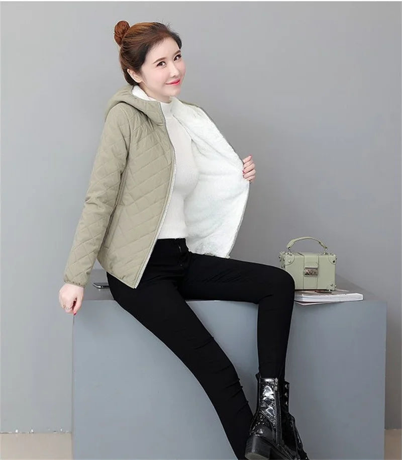 Winter Lambswool Coat 2025 Small Cotton-Padded Coat Women's Short Parkas Warm Cotton Jacket Joker Hooded Outwear Ladies Overwear